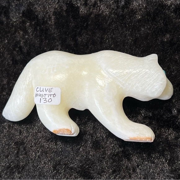 CLIVE HUSTITO CARVED ALBINO MOUNTAIN LION MARBLE TURQUOISE FETISH SIGNED - Picture 4 of 8